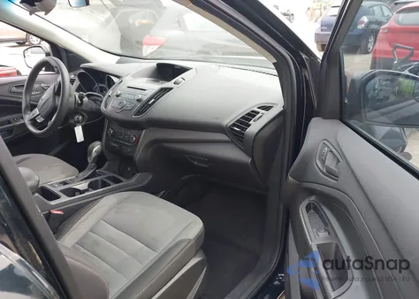 2018 Ford Escape S z USA, uszkodzony, nr VIN 1FMCU0F78JUA22131